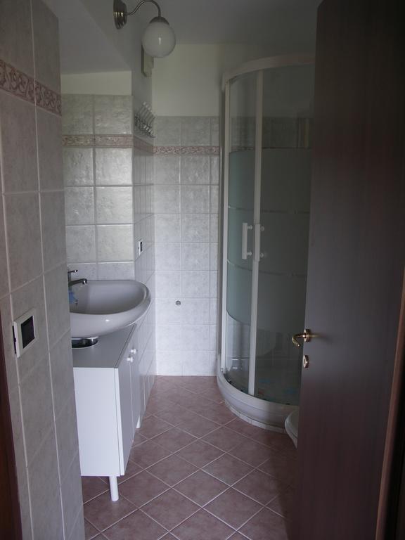 La Casa Del Borgo Bed & Breakfast Brissago-Valtravaglia Ruang foto