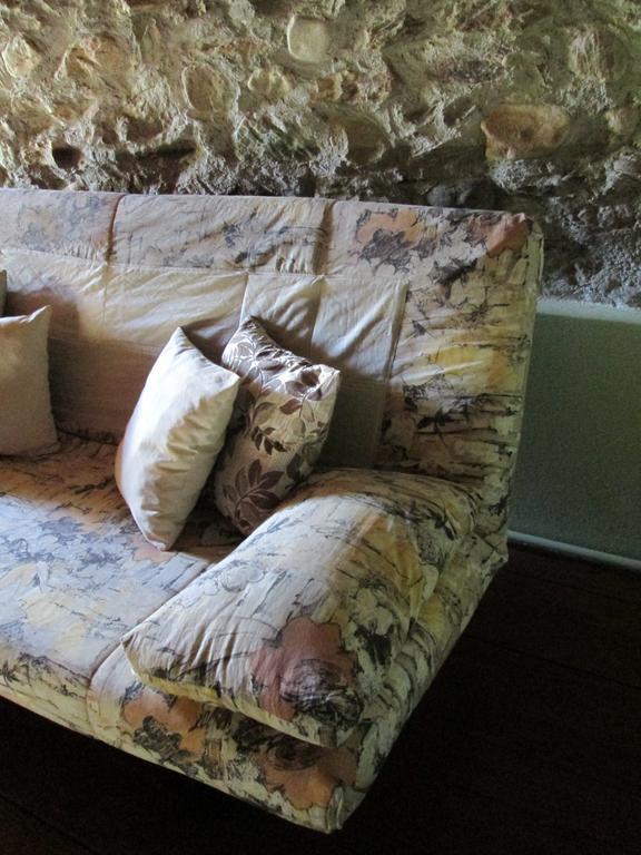 La Casa Del Borgo Bed & Breakfast Brissago-Valtravaglia Bagian luar foto