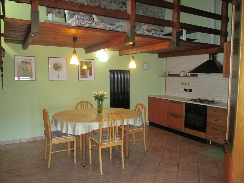 La Casa Del Borgo Bed & Breakfast Brissago-Valtravaglia Bagian luar foto